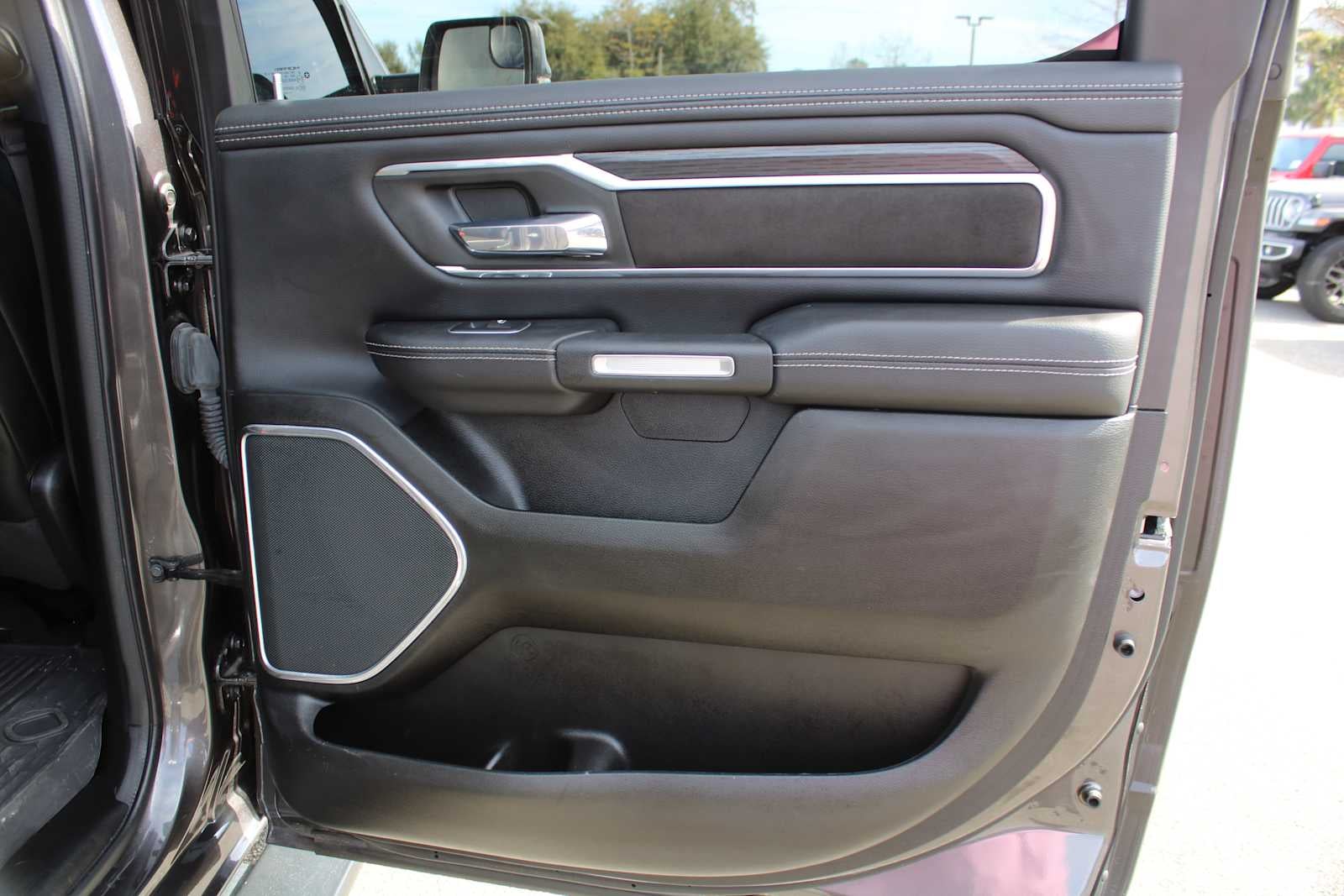 2023 RAM 1500 Laramie Crew Cab 4x4 5'7' Box