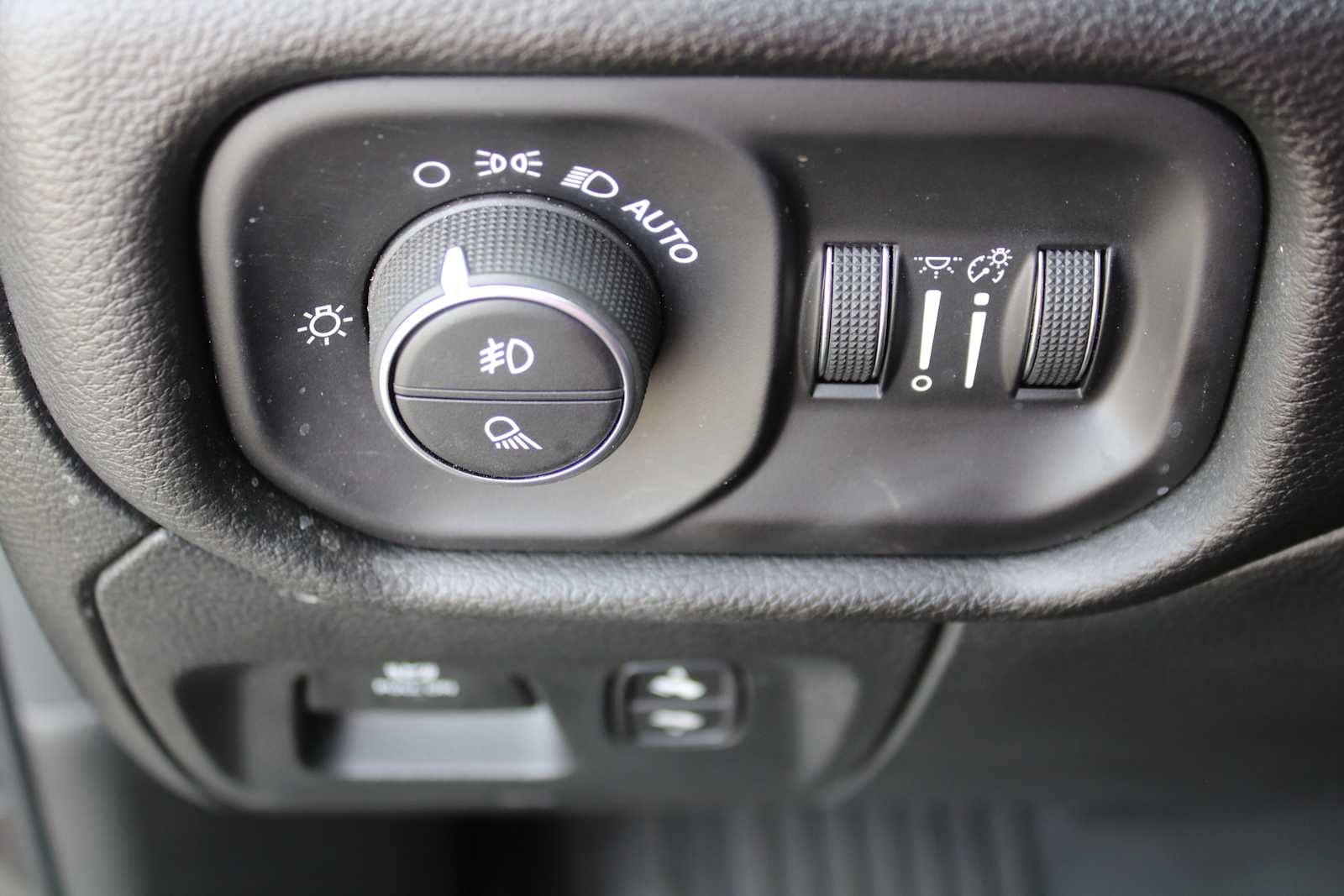 2023 RAM 1500 Laramie Crew Cab 4x4 5'7' Box