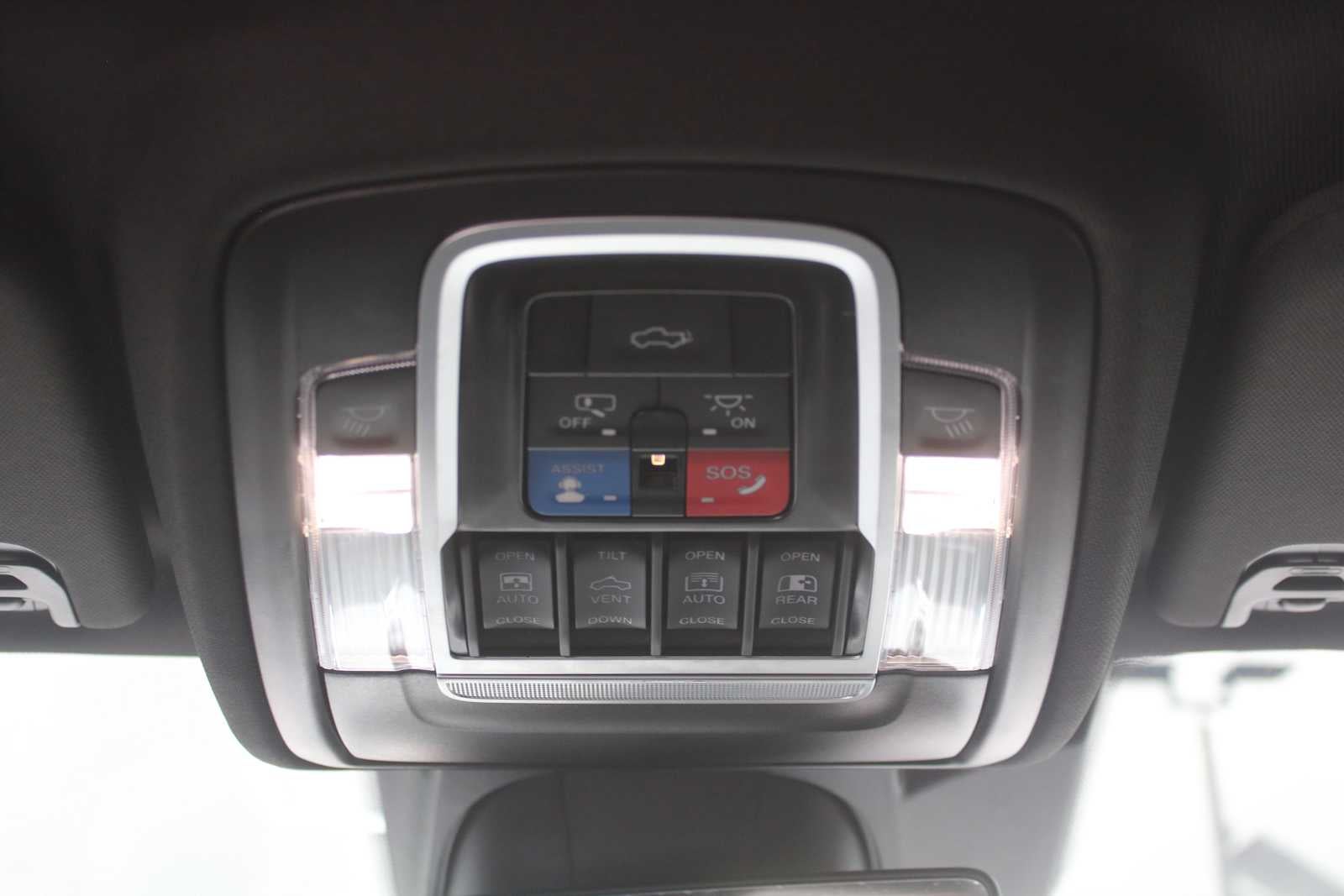 2023 RAM 1500 Laramie Crew Cab 4x4 5'7' Box