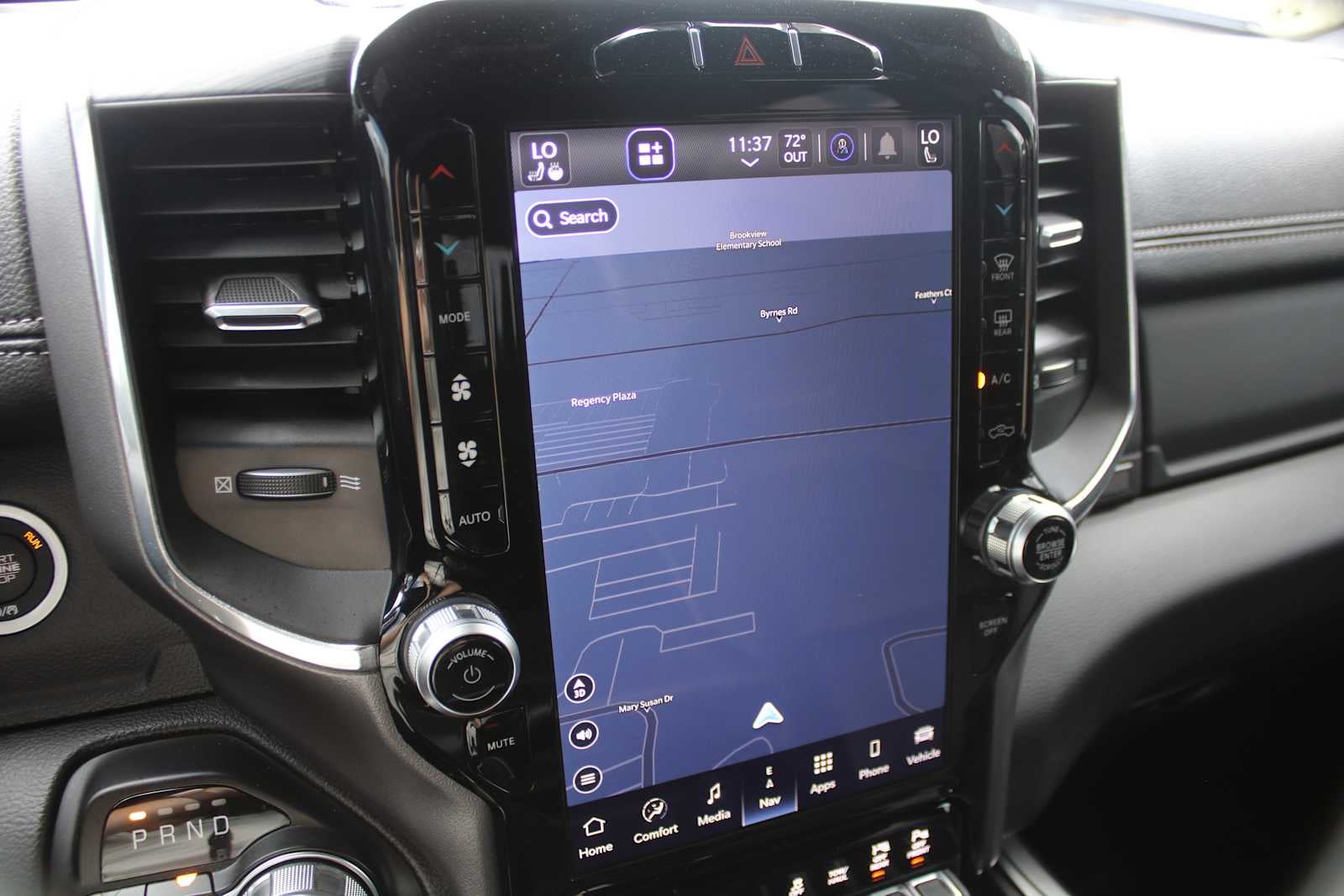 2023 RAM 1500 Laramie Crew Cab 4x4 5'7' Box