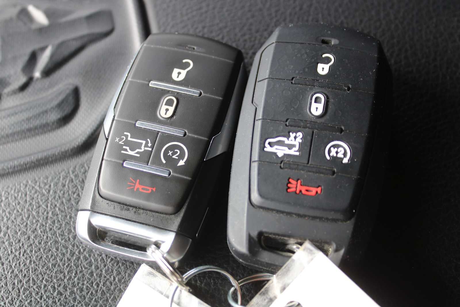 2023 RAM 1500 Laramie Crew Cab 4x4 5'7' Box