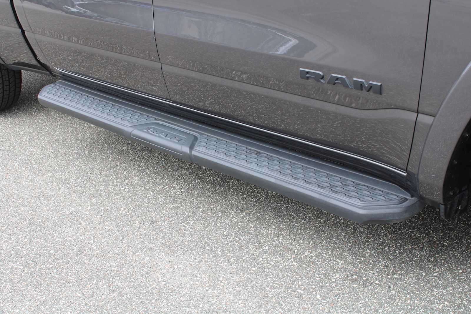 2022 RAM 1500 Laramie Crew Cab 4x4 6'4' Box