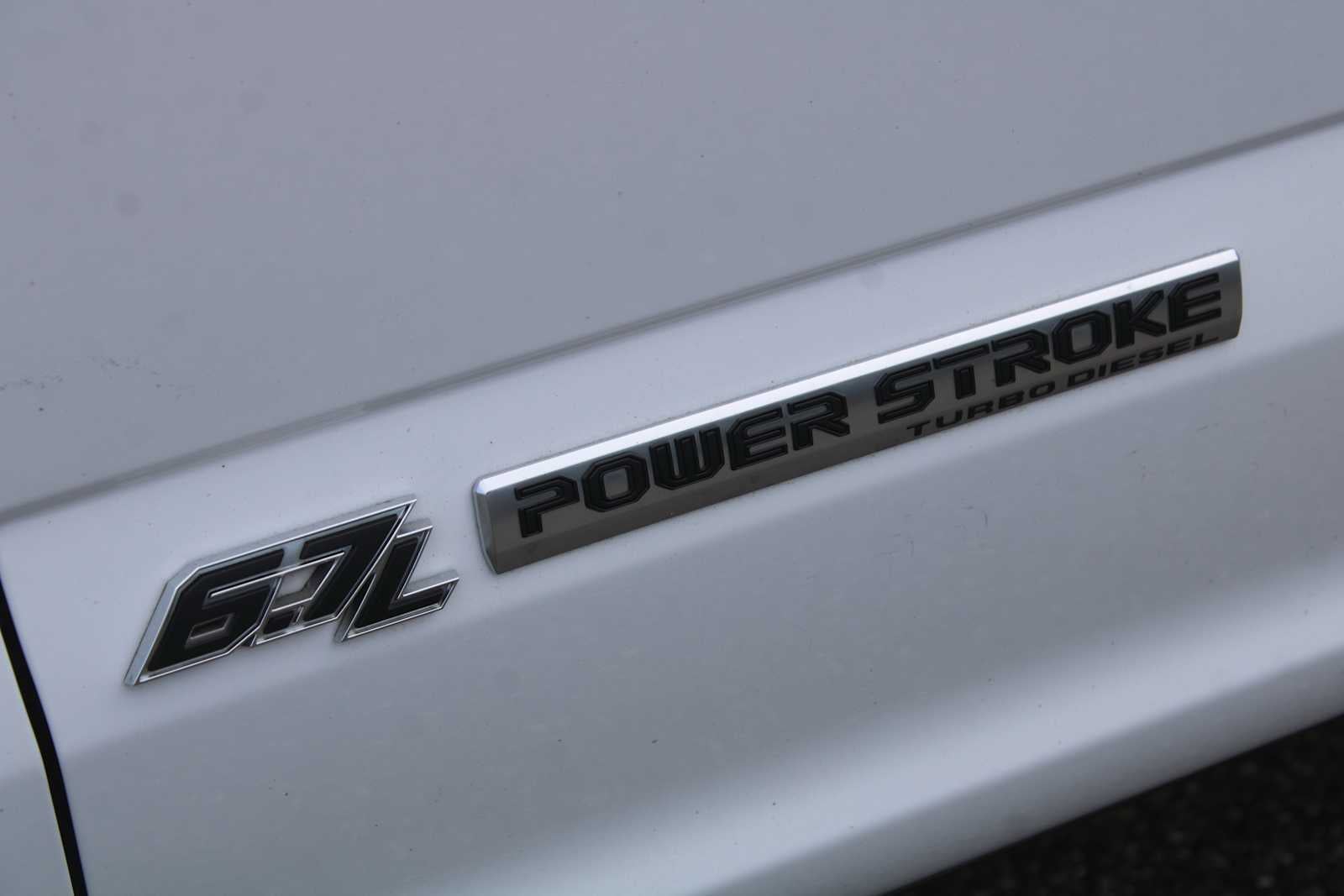 2022 Ford Super Duty F-350 DRW Pickup LARIAT