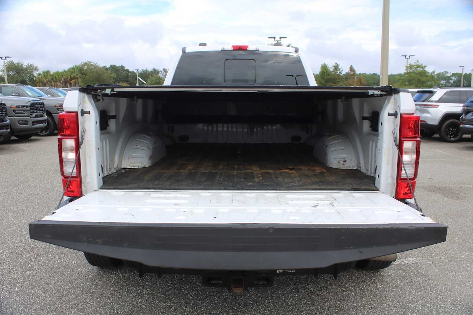 2022 Ford Super Duty F-350 DRW Pickup LARIAT
