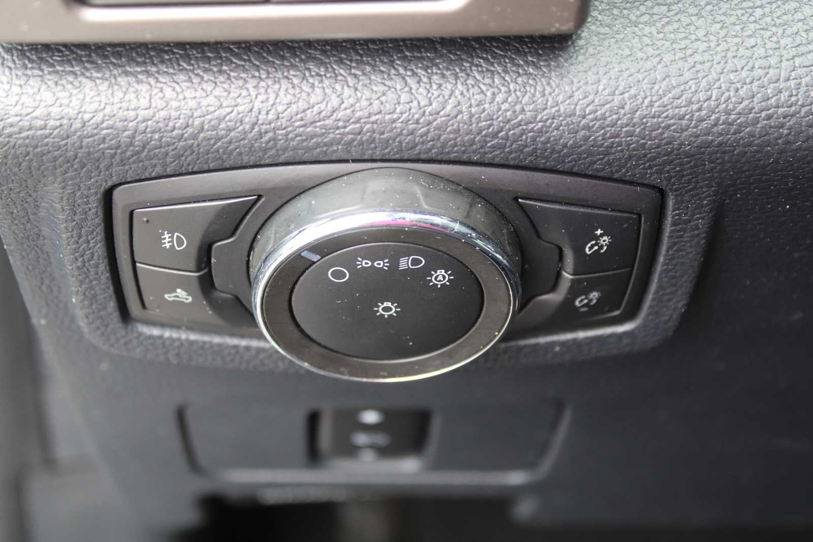 2022 Ford Super Duty F-350 DRW Pickup LARIAT