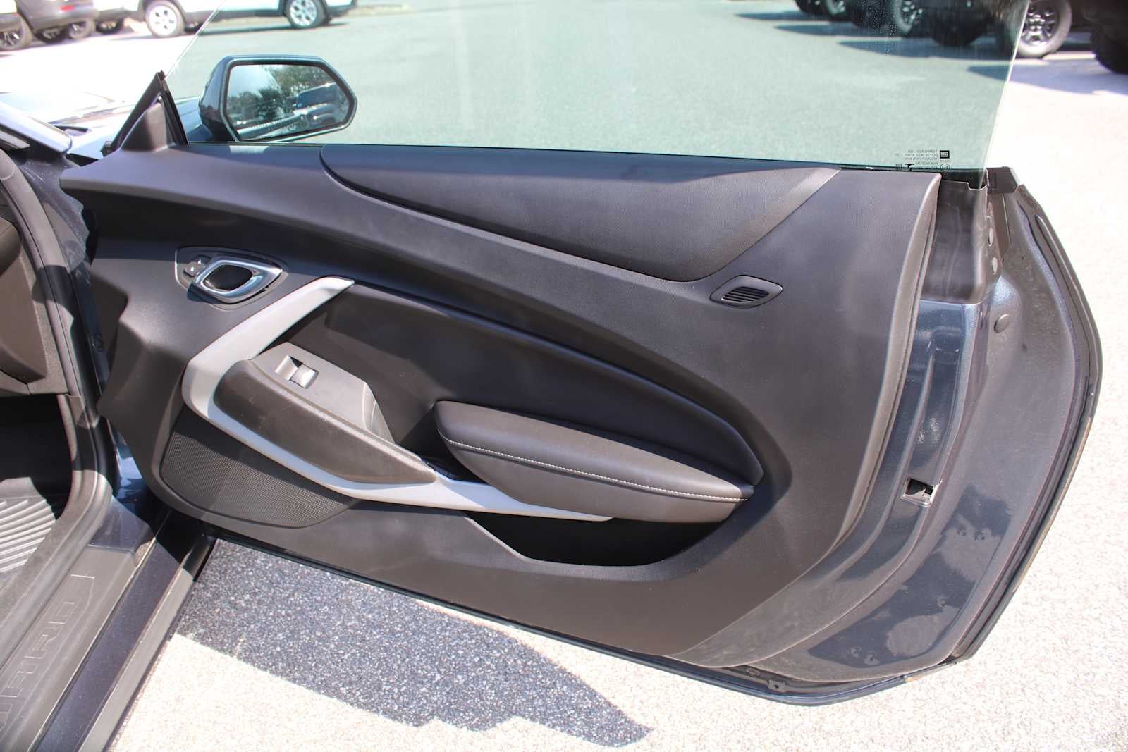 2022 Chevrolet Camaro RWD Coupe LT1