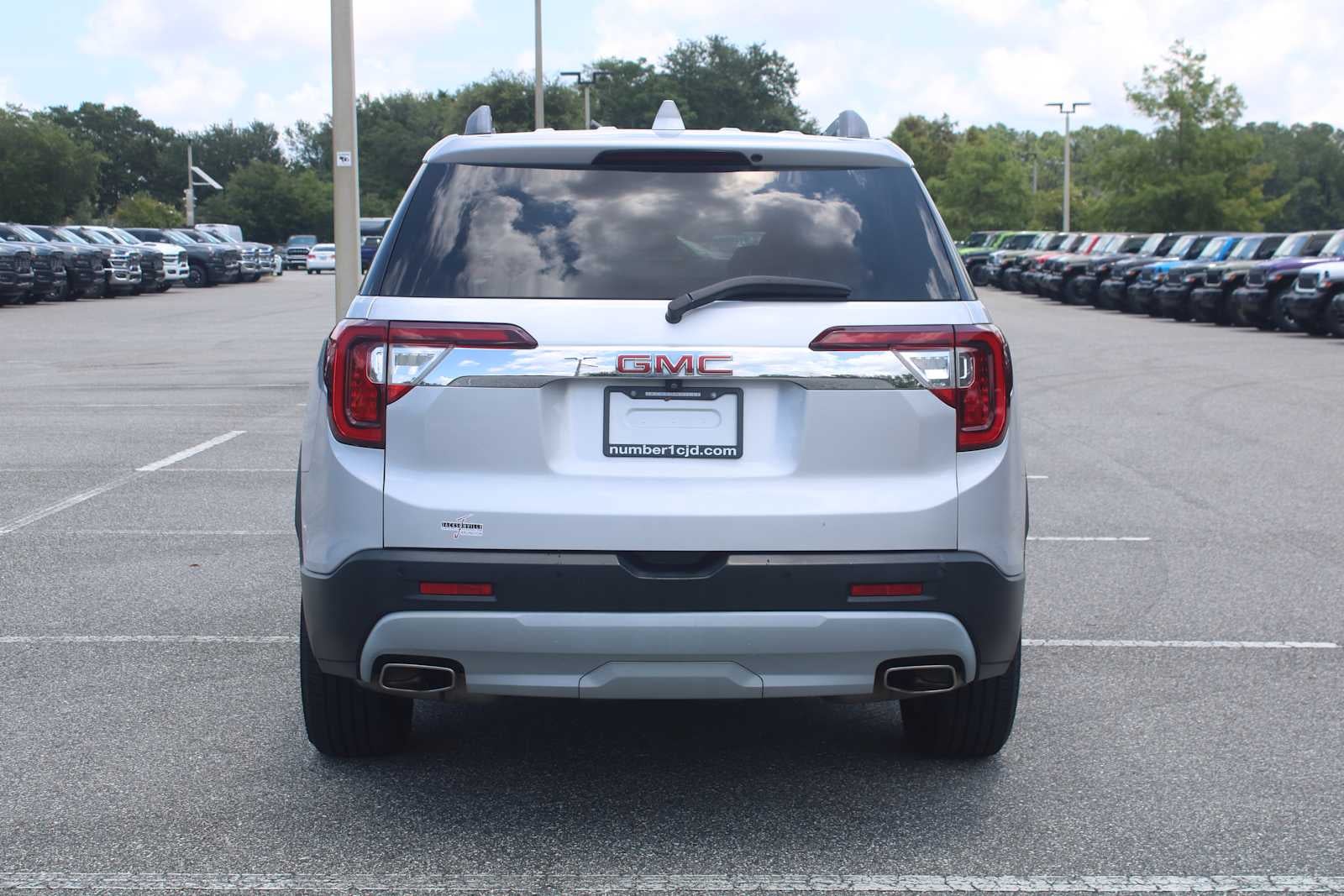 2020 GMC Acadia SLT