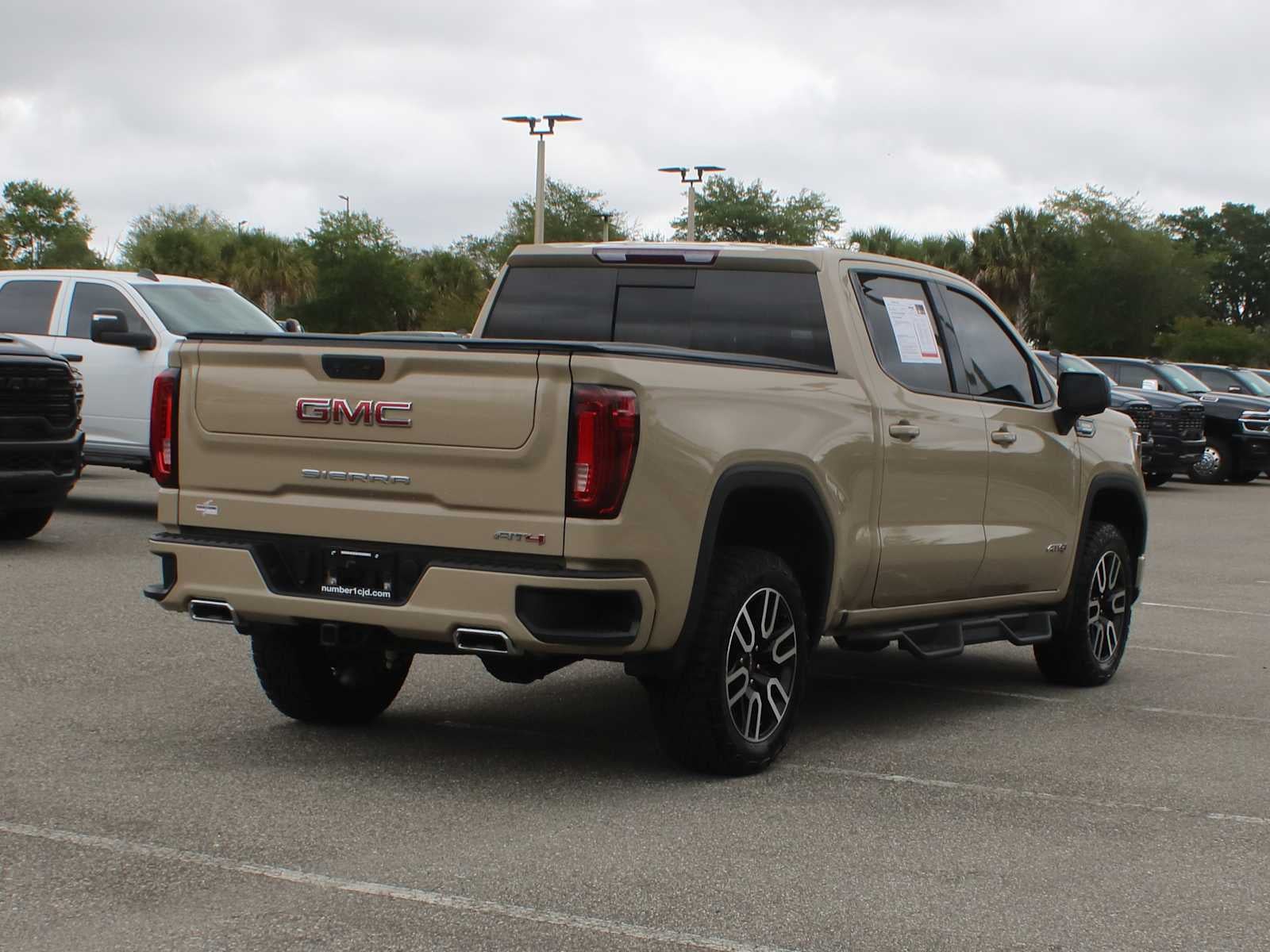 2022 GMC Sierra 1500 4WD Crew Cab Short Box AT4