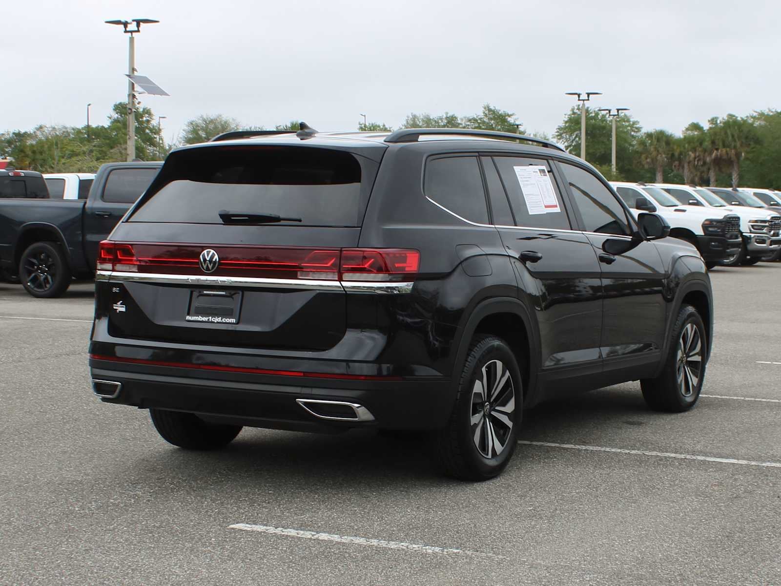 2024 Volkswagen Atlas 2.0T SE