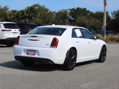 2022 Chrysler 300 Touring