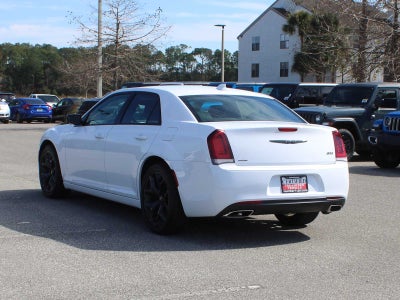 2022 Chrysler 300 Touring