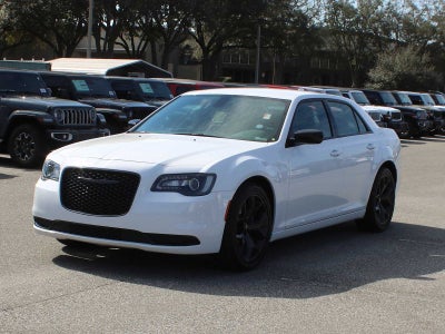 2022 Chrysler 300 Touring
