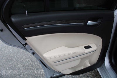 2023 Chrysler 300 Touring L