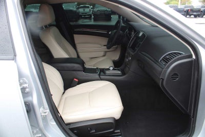 2023 Chrysler 300 Touring L