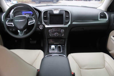 2023 Chrysler 300 Touring L