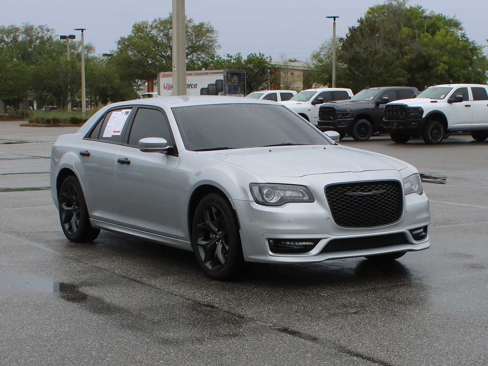2023 Chrysler 300 Touring L