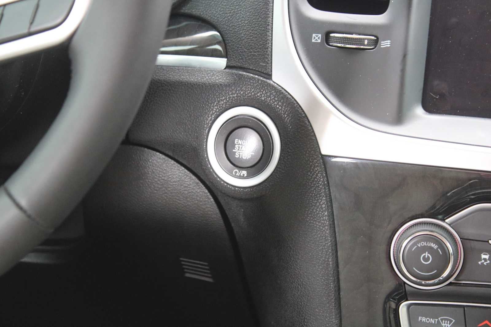 2023 Chrysler 300 Touring L