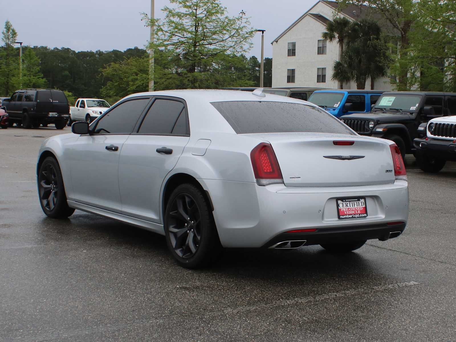 2023 Chrysler 300 Touring L
