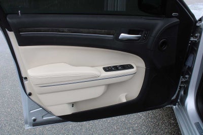 2023 Chrysler 300 Touring L