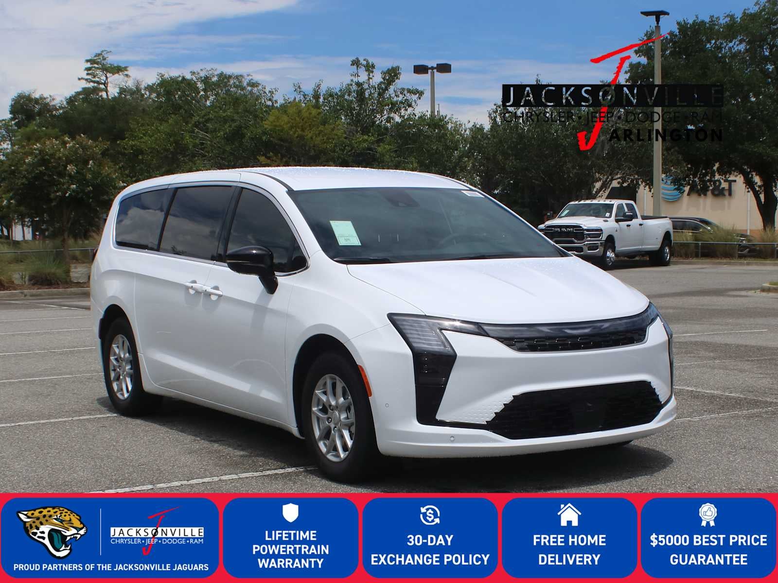 2027 Chrysler Pacifica Select
