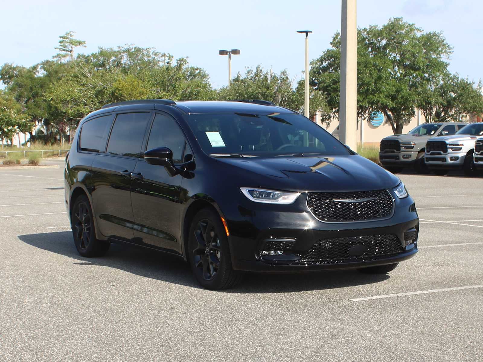 2026 Chrysler Pacifica Select