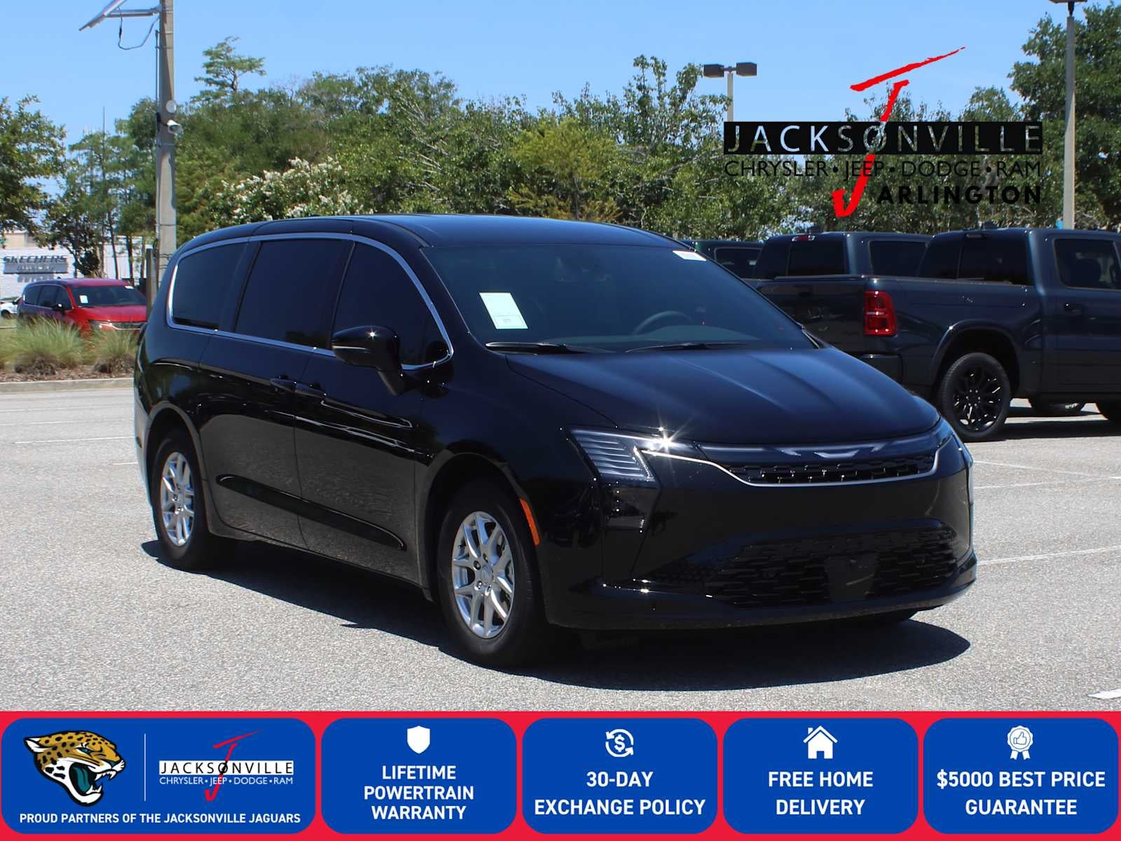 2027 Chrysler Pacifica Select