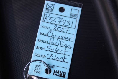 2027 Chrysler Pacifica Select