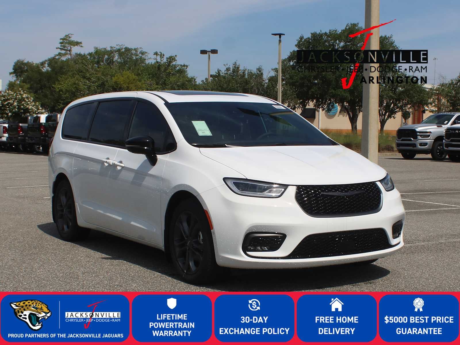2026 Chrysler Pacifica Select