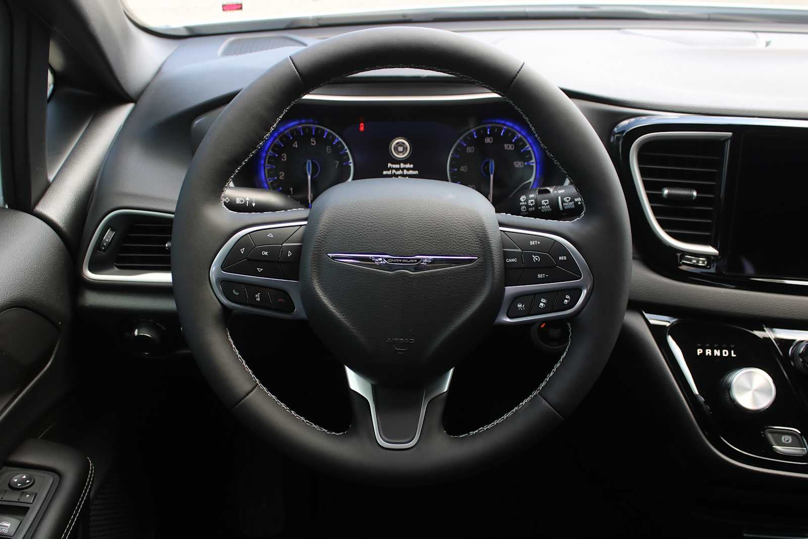 2026 Chrysler Voyager VOYAGER LX