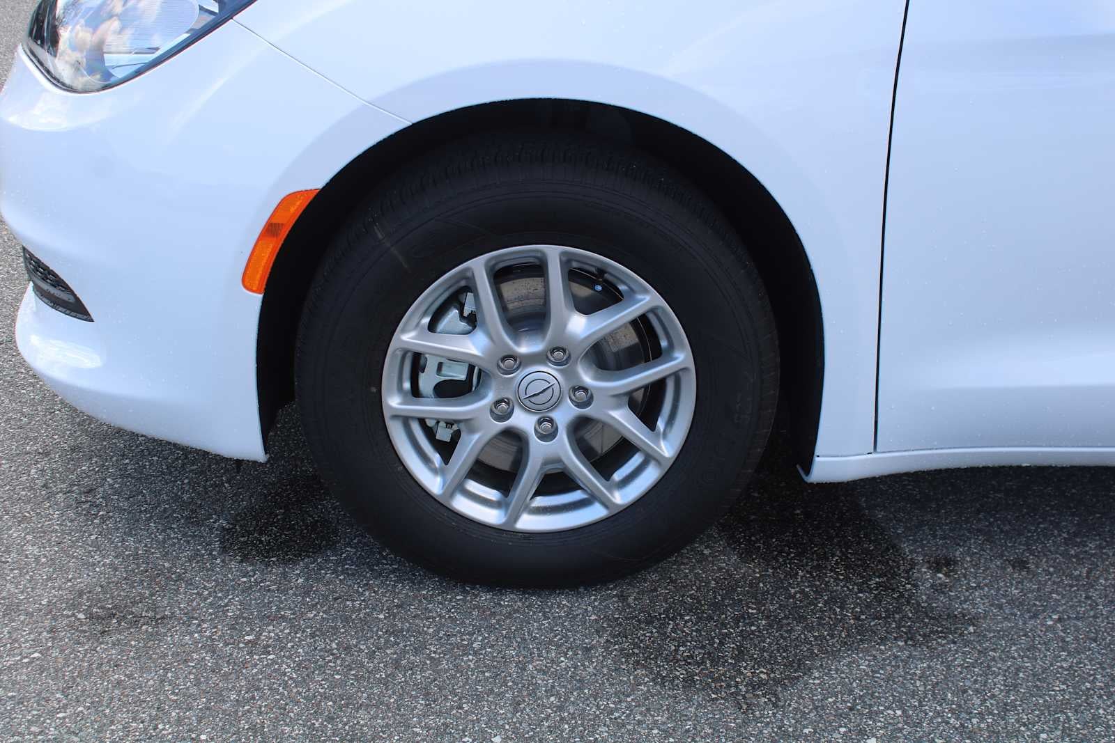 2026 Chrysler Voyager VOYAGER LX