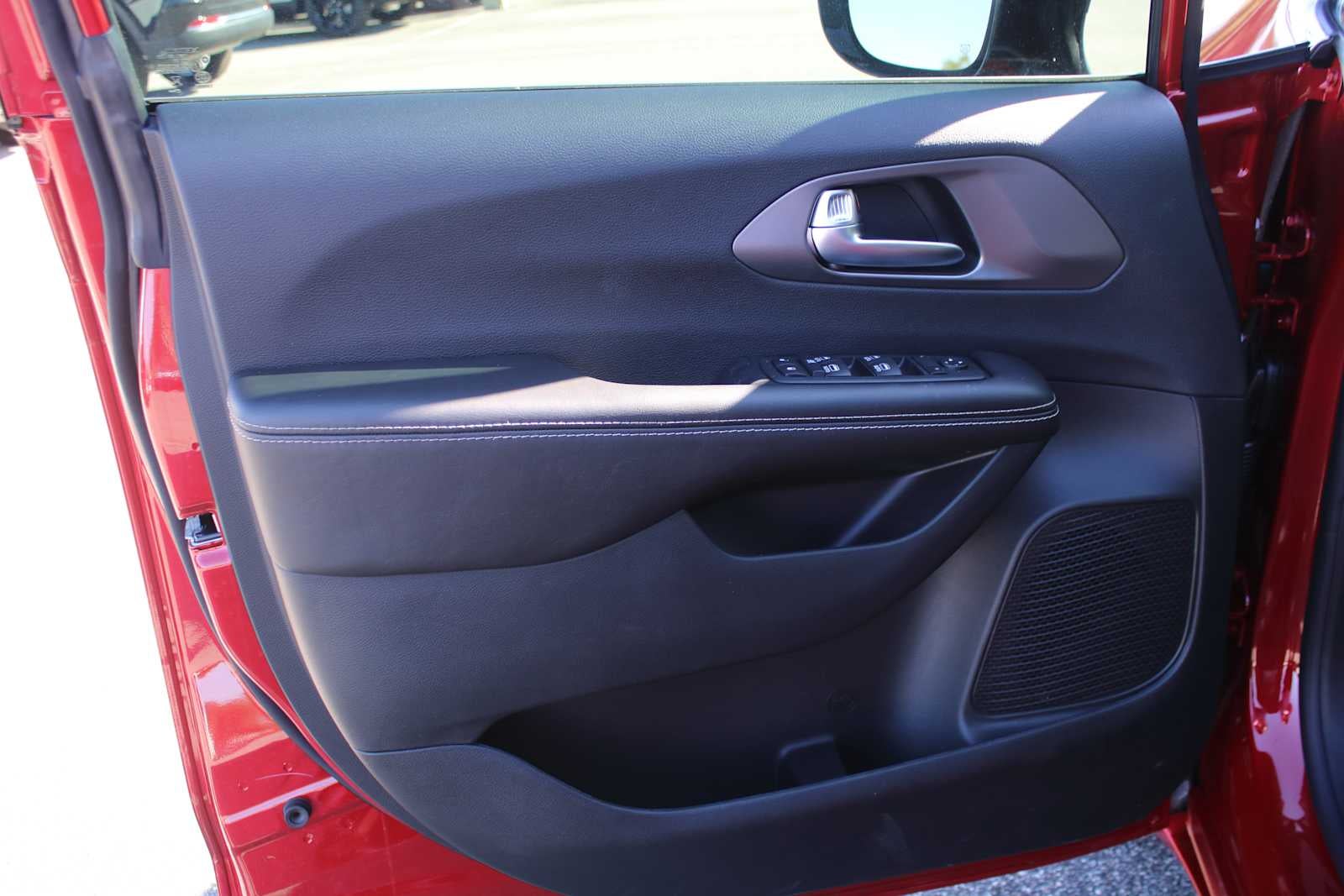 2026 Chrysler Voyager VOYAGER LX