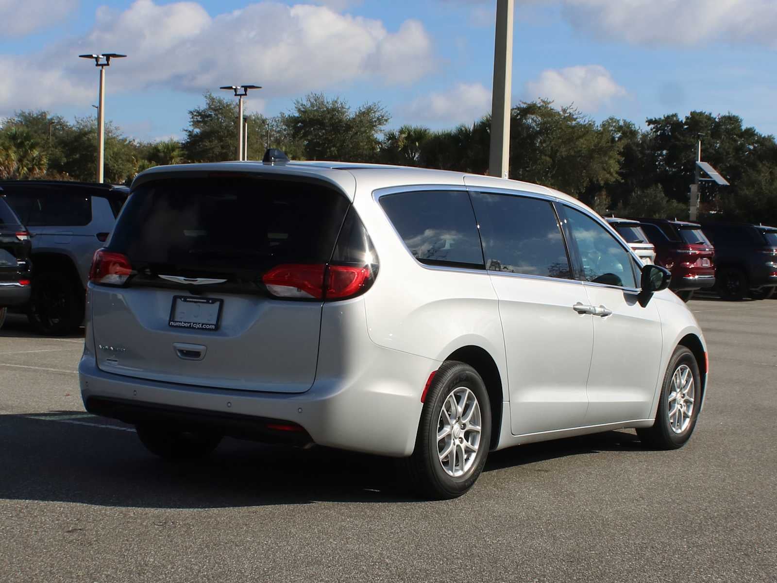2026 Chrysler Voyager VOYAGER LX