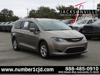 2017 Chrysler Pacifica Touring-L Plus