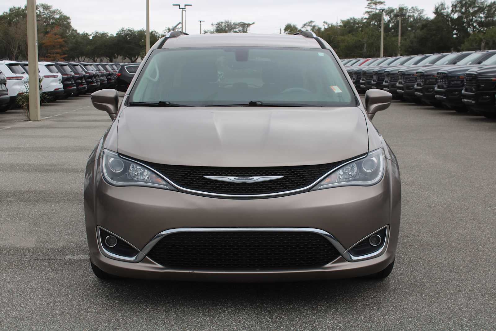 2017 Chrysler Pacifica Touring-L Plus