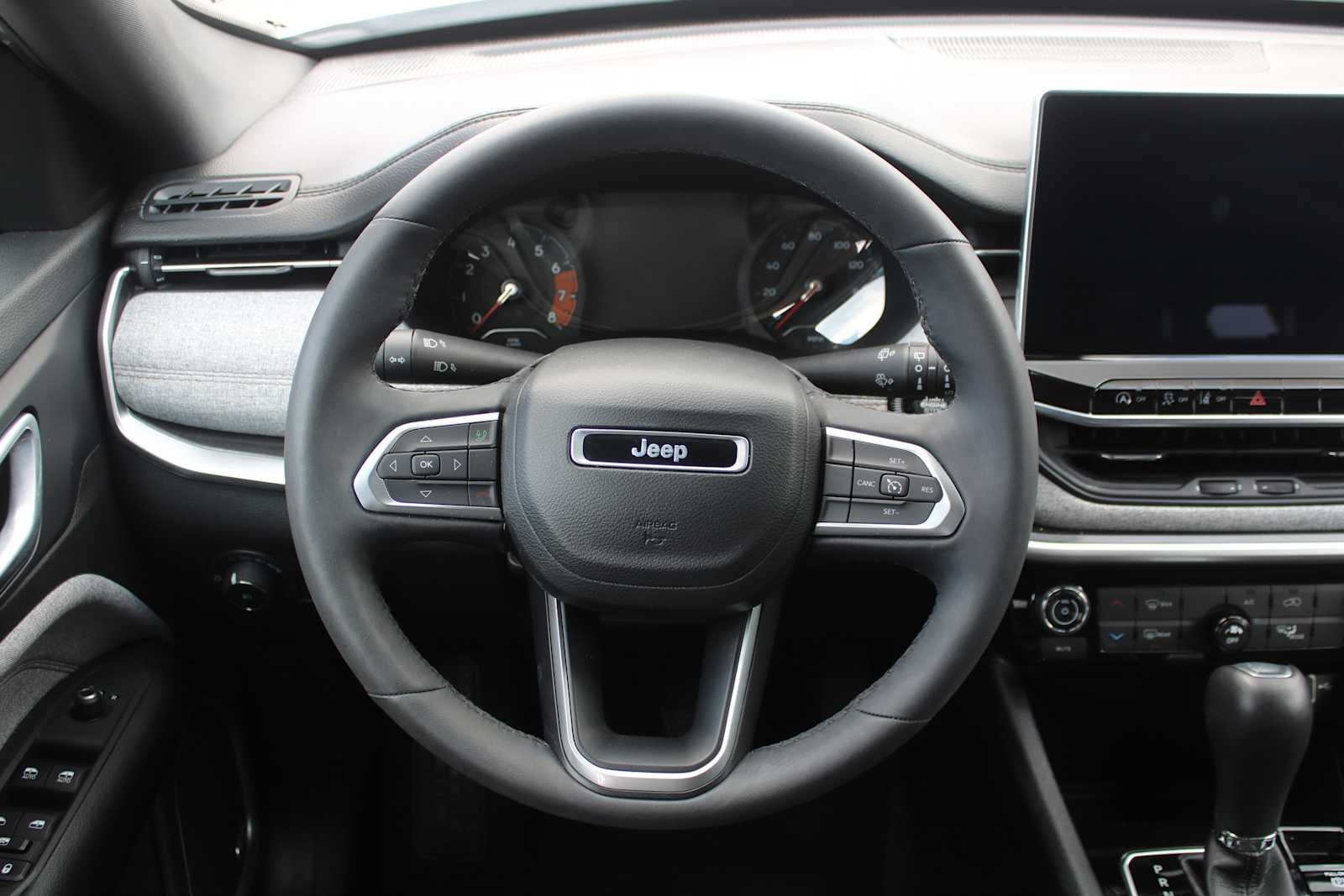 2023 Jeep Compass Latitude Lux