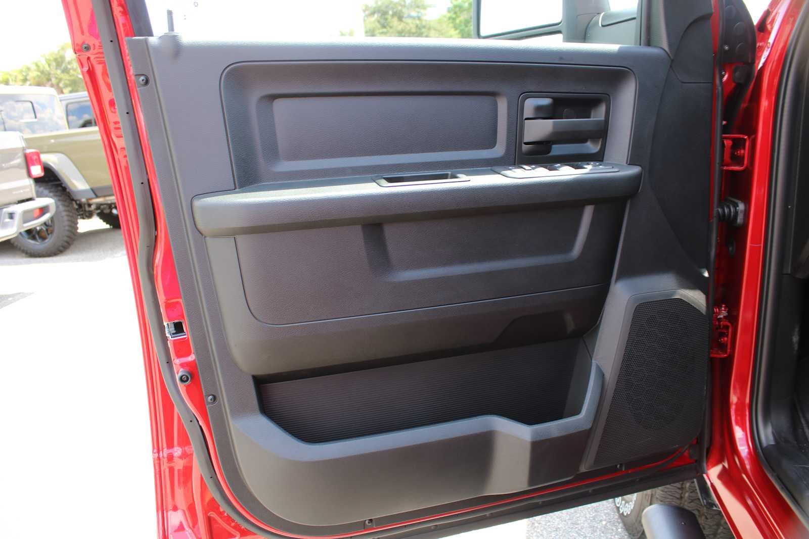 2026 RAM Ram 3500 RAM 3500 TRADESMAN CREW CAB 4X4 6'4' BOX