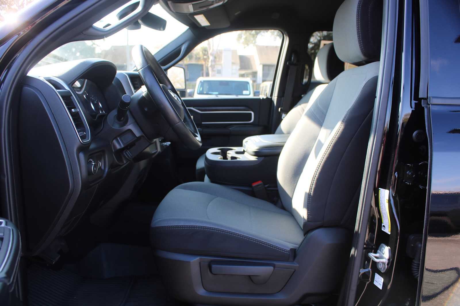 2024 RAM 3500 Big Horn Crew Cab 4x4 8' Box