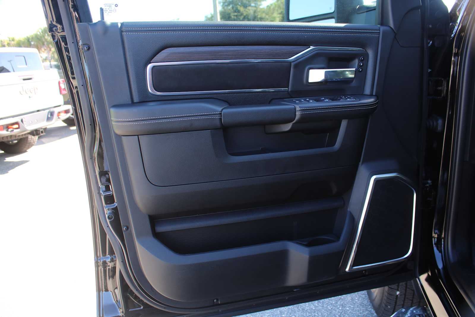 2026 RAM Ram 3500 RAM 3500 LARAMIE CREW CAB 4X4 8' BOX