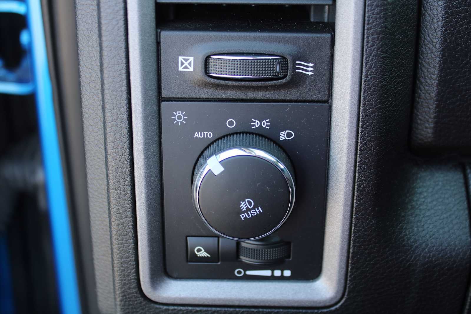 2021 RAM 1500 Classic Tradesman Crew Cab 4x2 5'7' Box