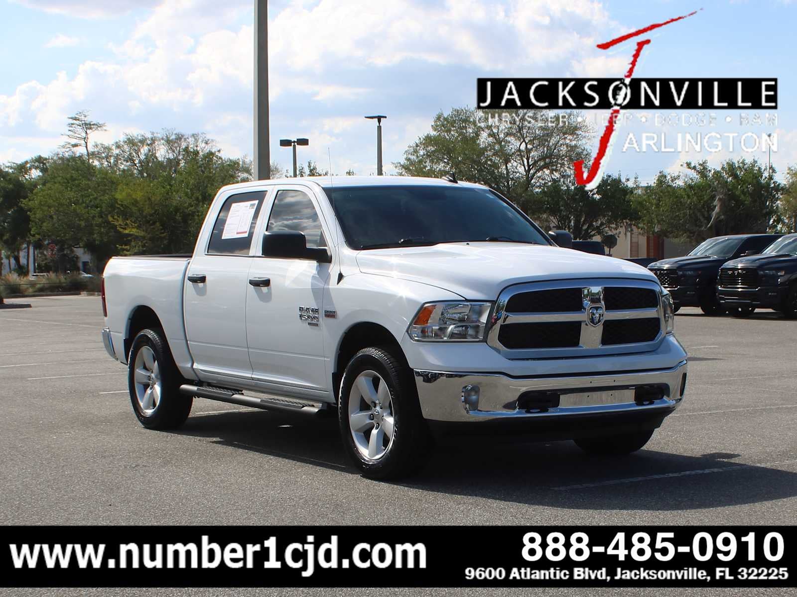 2022 RAM 1500 Classic Tradesman Crew Cab 4x4 5'7' Box