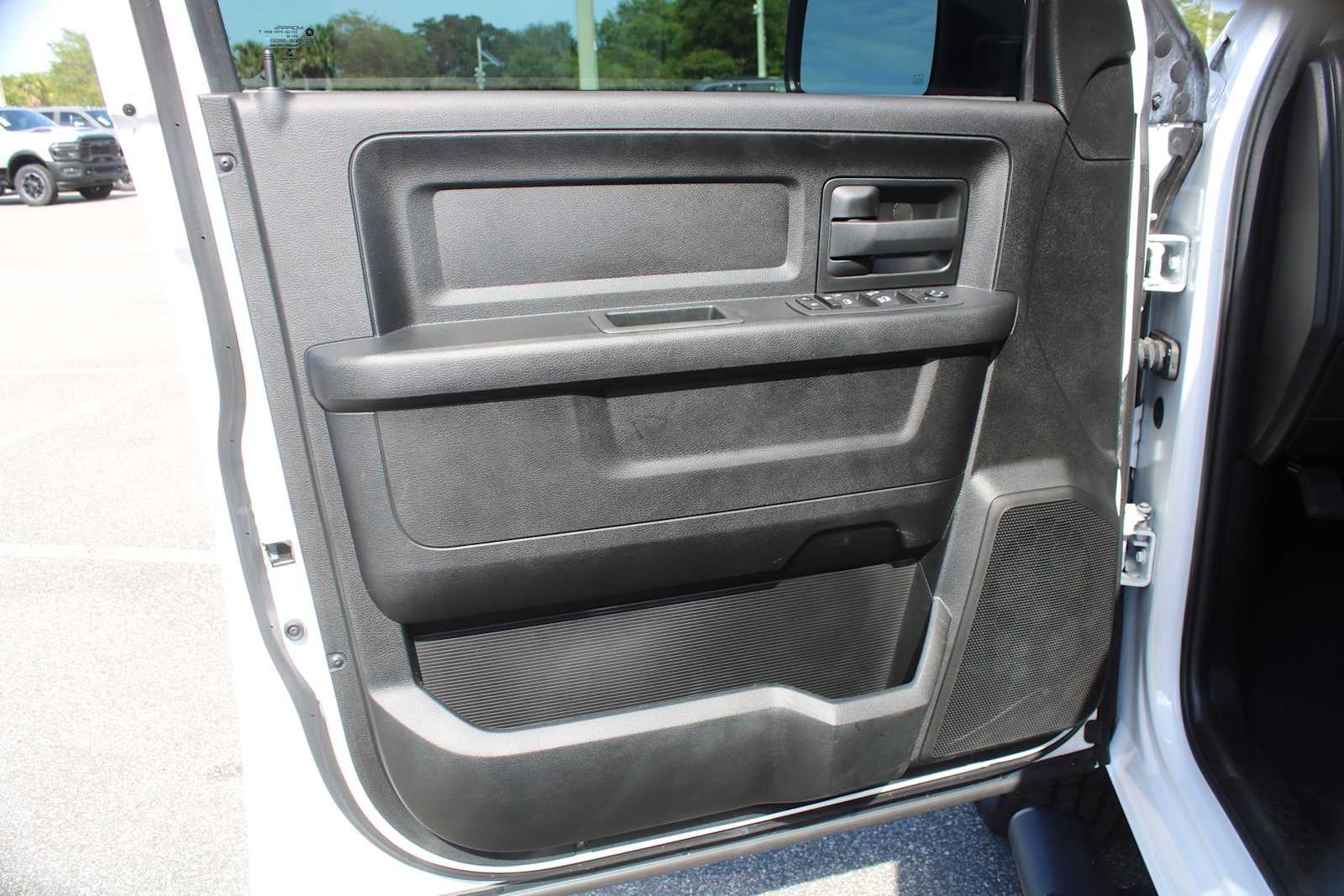 2022 RAM 1500 Classic Tradesman Crew Cab 4x4 5'7' Box