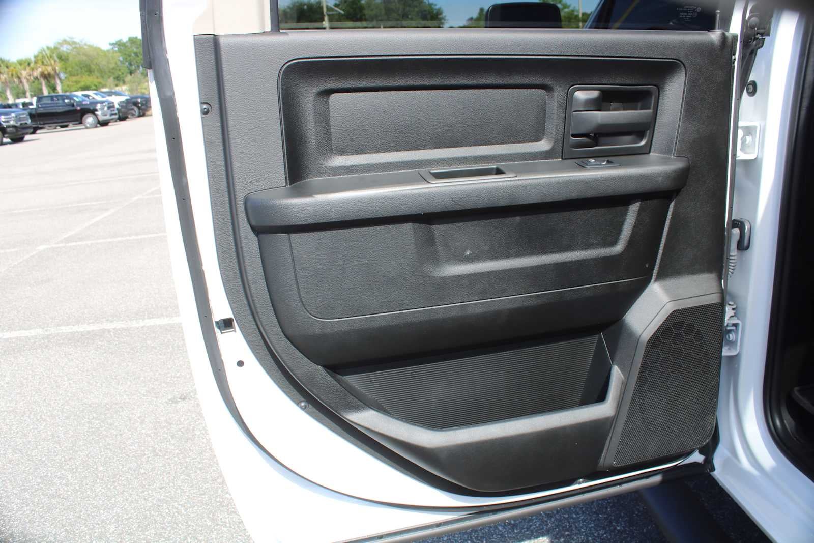 2022 RAM 1500 Classic Tradesman Crew Cab 4x4 5'7' Box