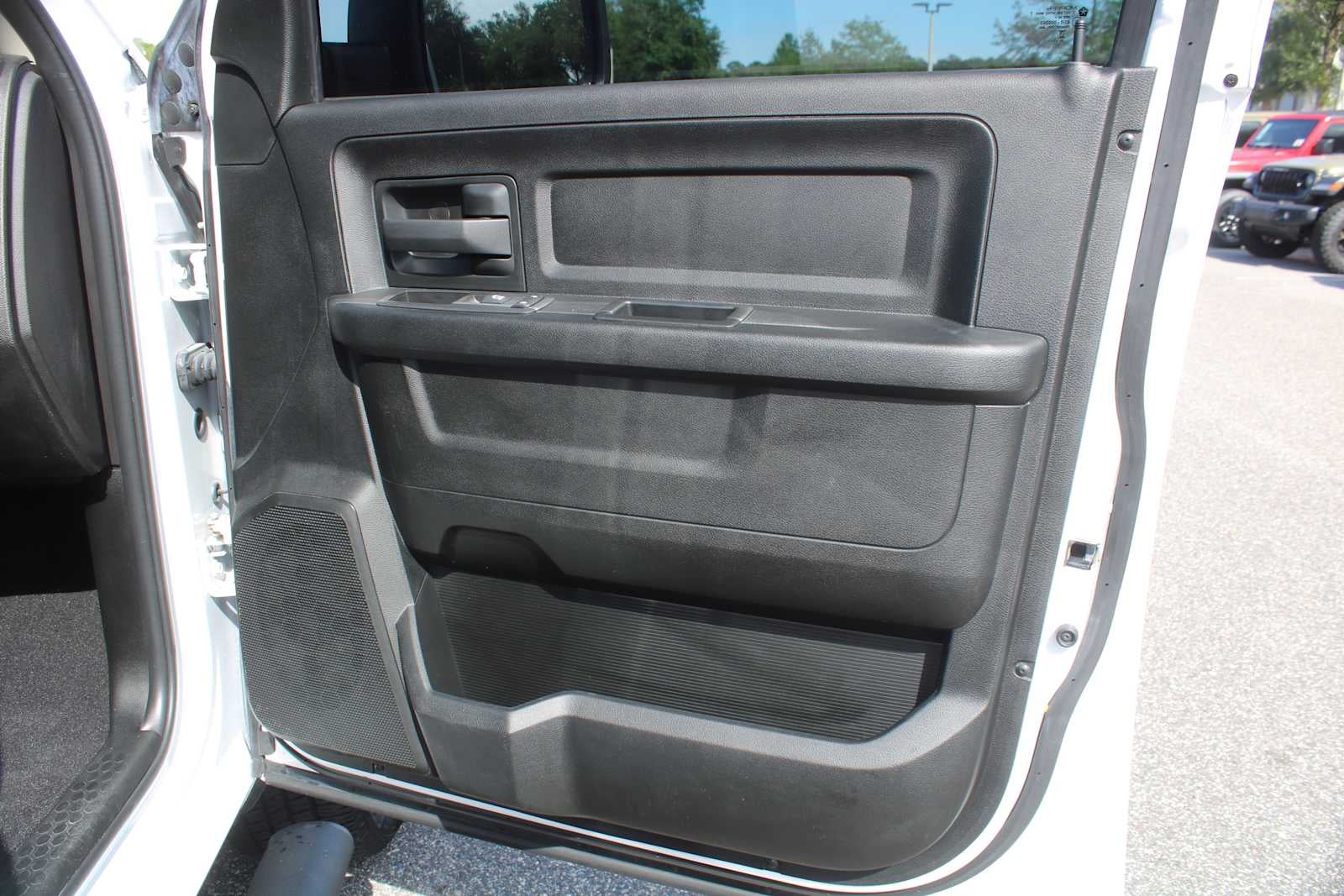 2022 RAM 1500 Classic Tradesman Crew Cab 4x4 5'7' Box