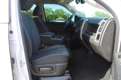 2022 RAM 1500 Classic Tradesman Crew Cab 4x4 5'7' Box