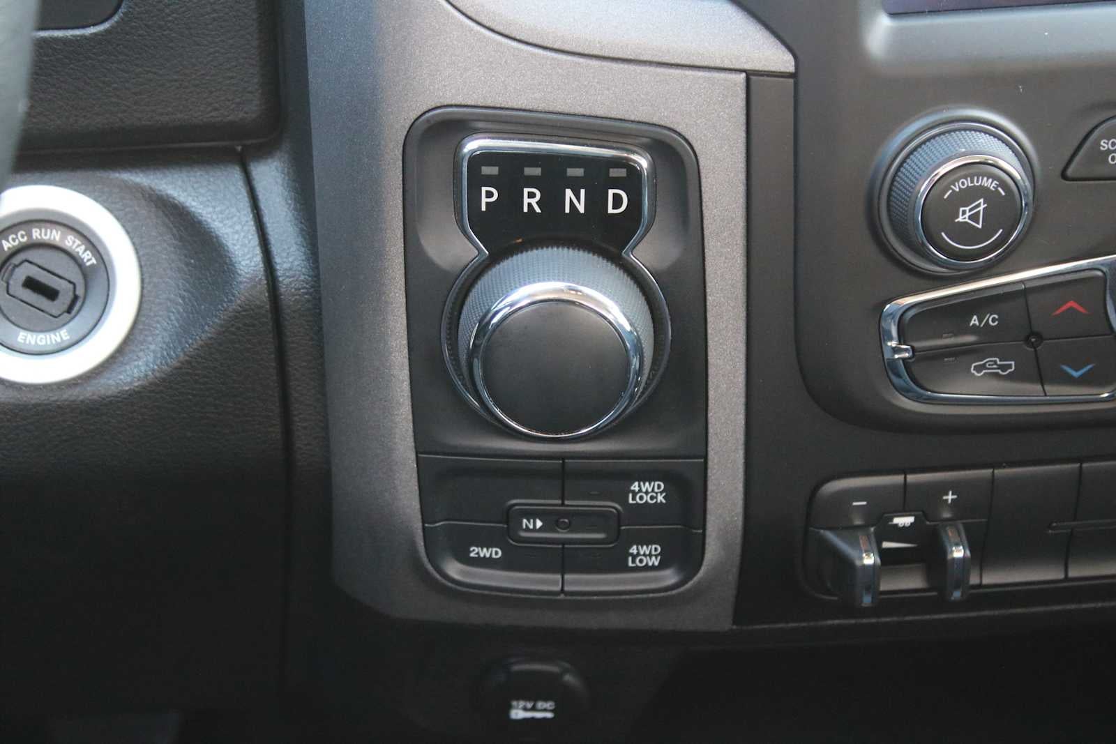 2022 RAM 1500 Classic Tradesman Crew Cab 4x4 5'7' Box