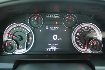 2022 RAM 1500 Classic Tradesman Crew Cab 4x4 5'7' Box