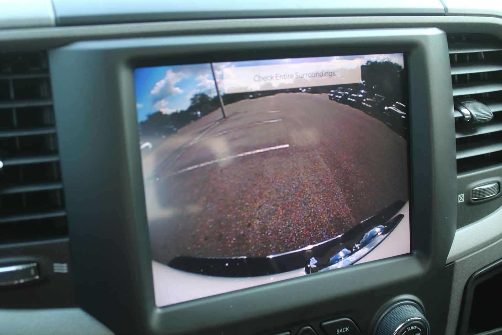 2022 RAM 1500 Classic Tradesman Crew Cab 4x4 5'7' Box