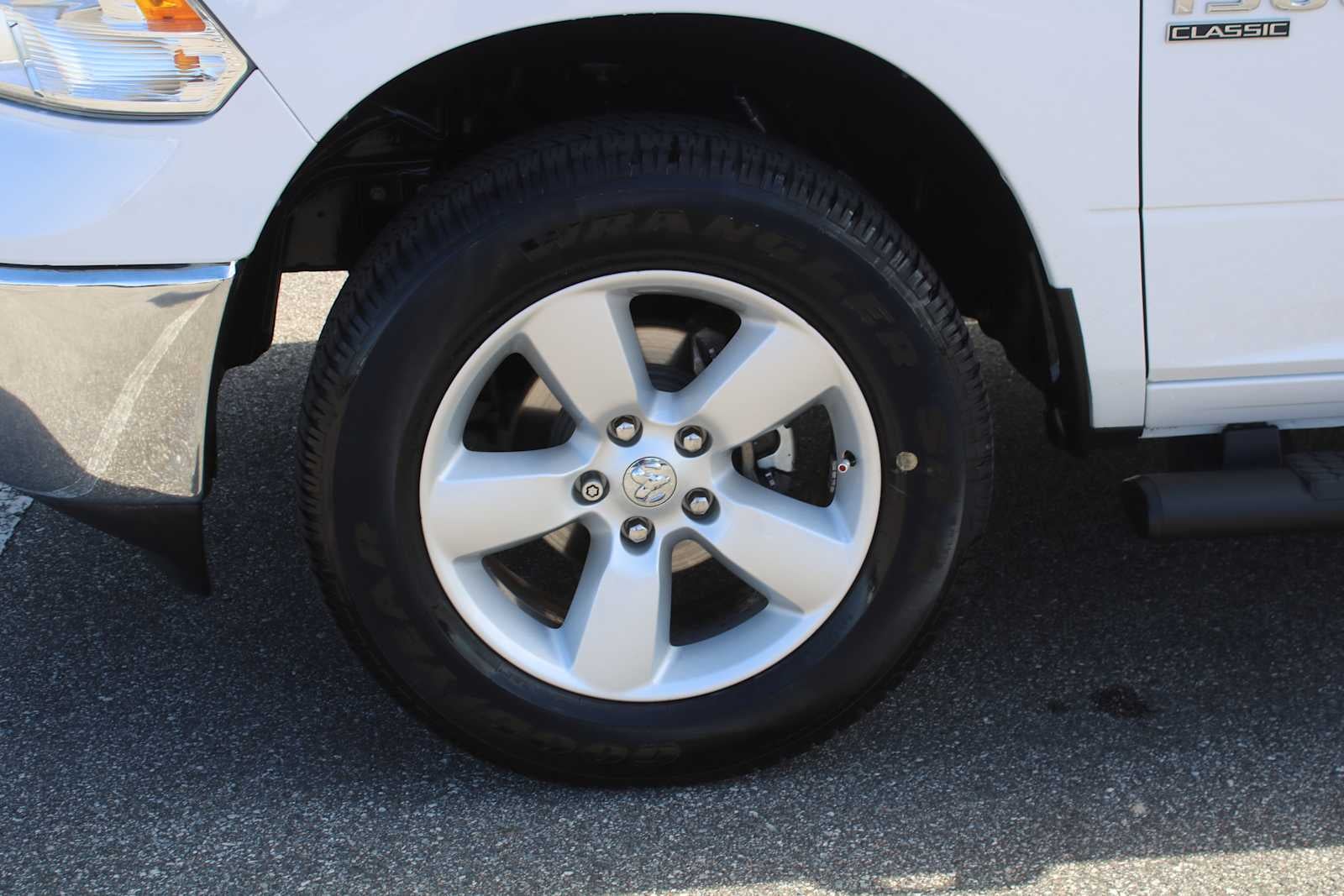 2022 RAM 1500 Classic Tradesman Crew Cab 4x4 5'7' Box