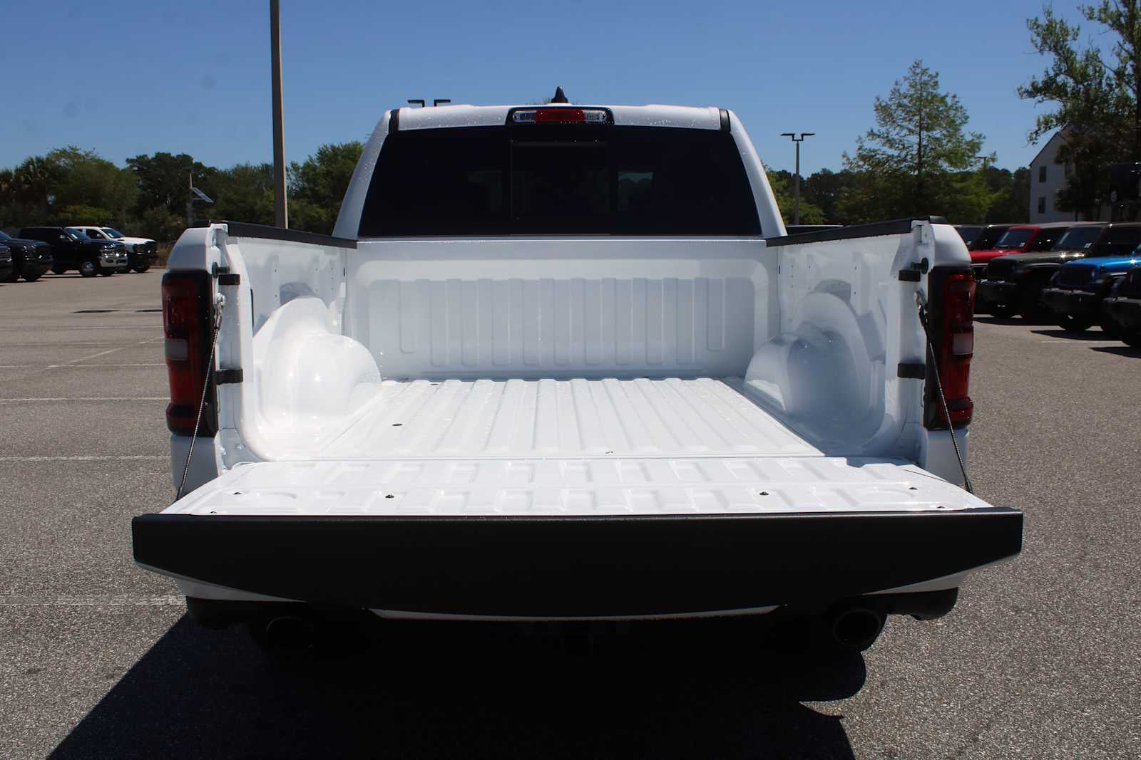 2026 RAM Ram 1500 RAM 1500 EXPRESS CREW CAB 4X4 5'7' BOX