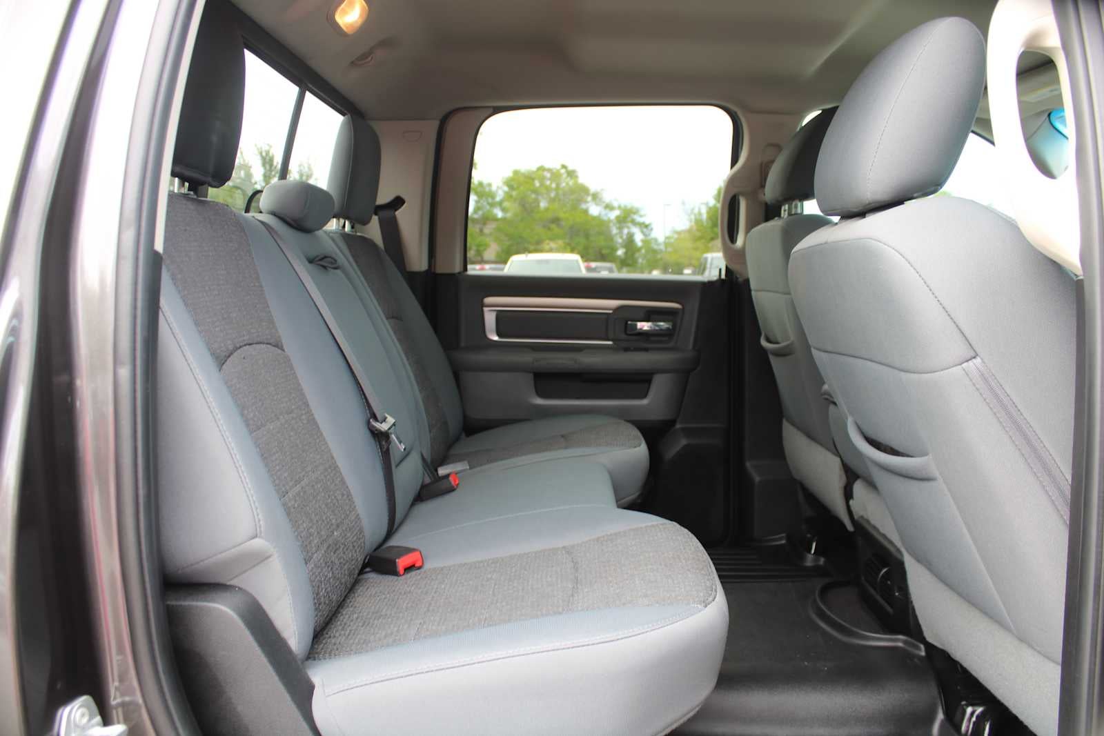 2017 RAM 2500 Big Horn Crew Cab 4x4 6'4' Box